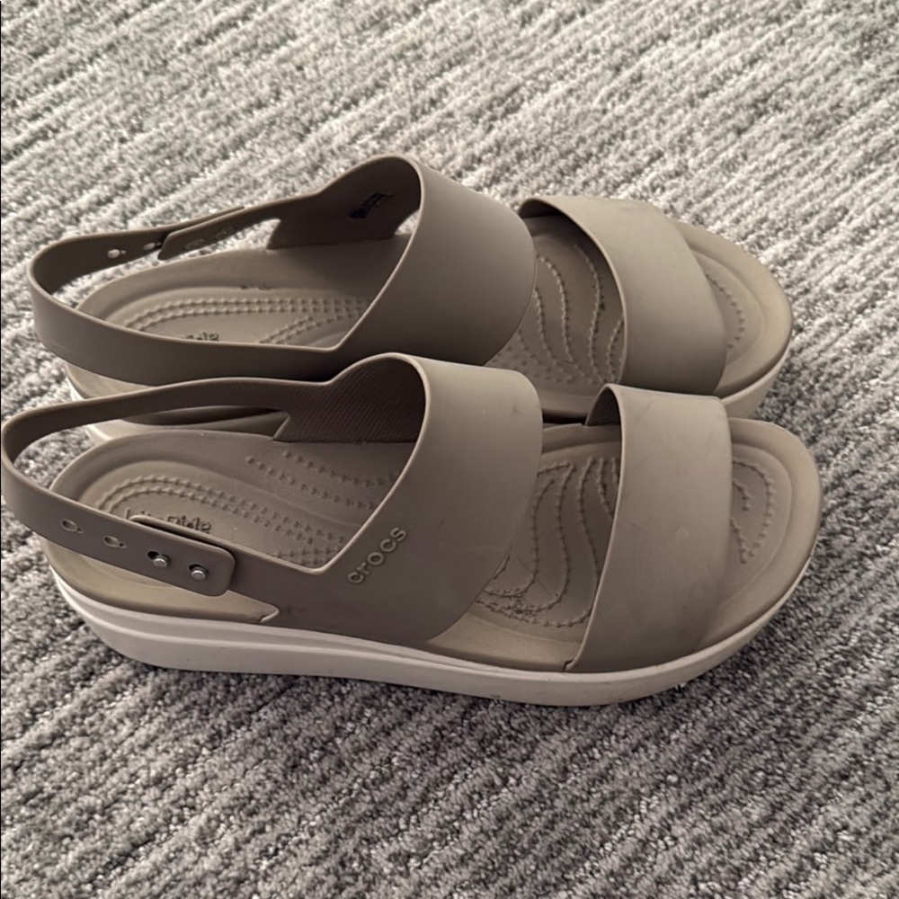 CROCS Platform Sandals sz 9